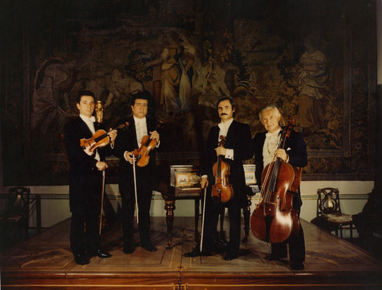Cuarteto Español en el Palacio Real de Madrid, con los Stradivarius de la colección: Hermes Kriales y Juan Luis Jordá (violines), Emilio Mateu (viola) y Enrique Correa (violonchelo)