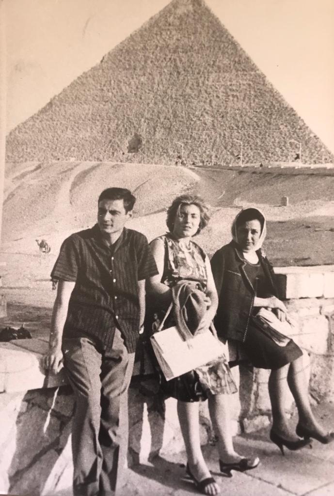 Con Alicia de La Rocha y Conchín Durá en El Cairo, 1964