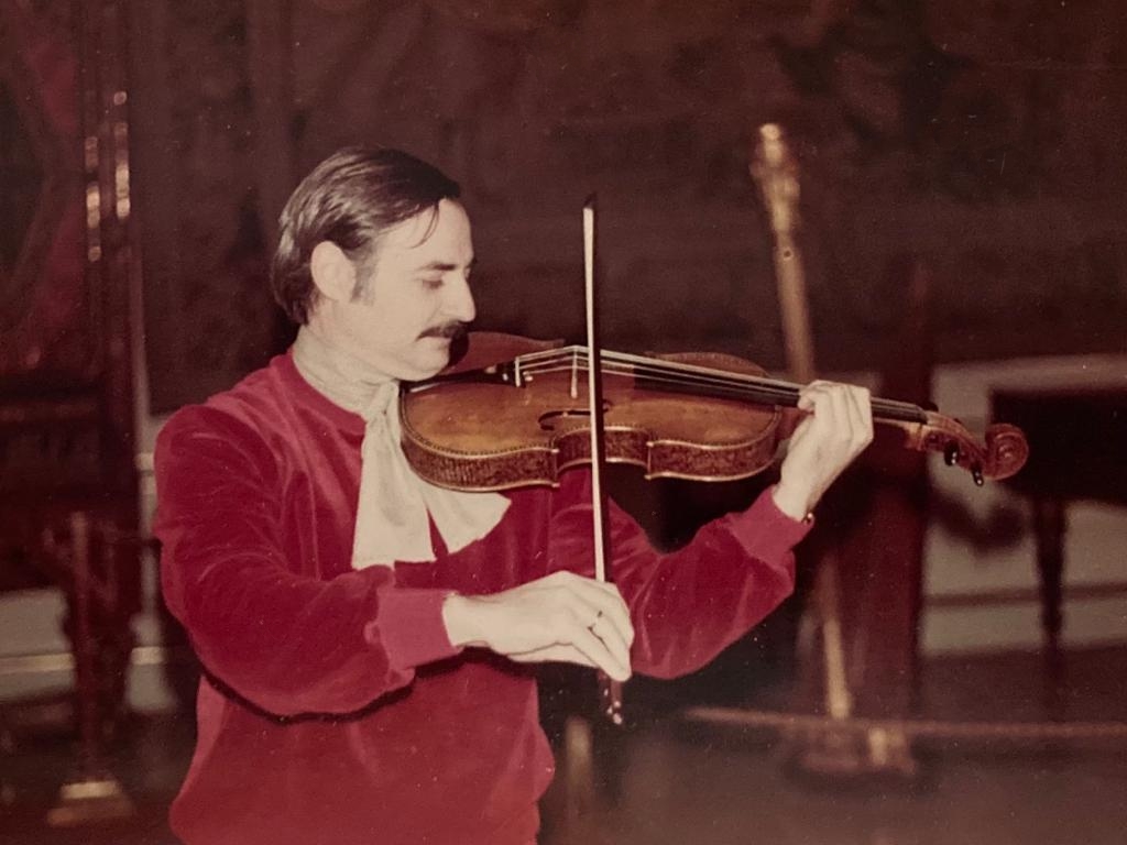 Con la viola Stradivarius de la Colección del Palacio Real de Madrid